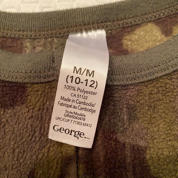 2/$30 - Fleece Onesies (Set of 2) - Picture 5 of 5